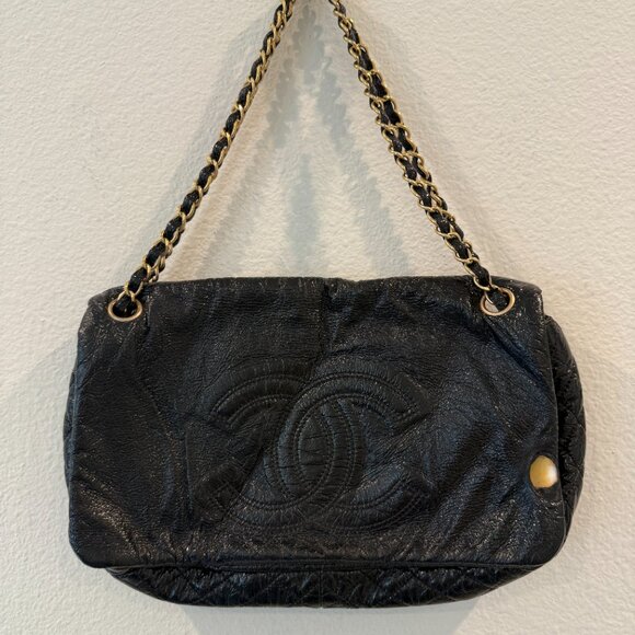 Chanel CC Patent Chain Strap Handbag - Picture 1 of 5